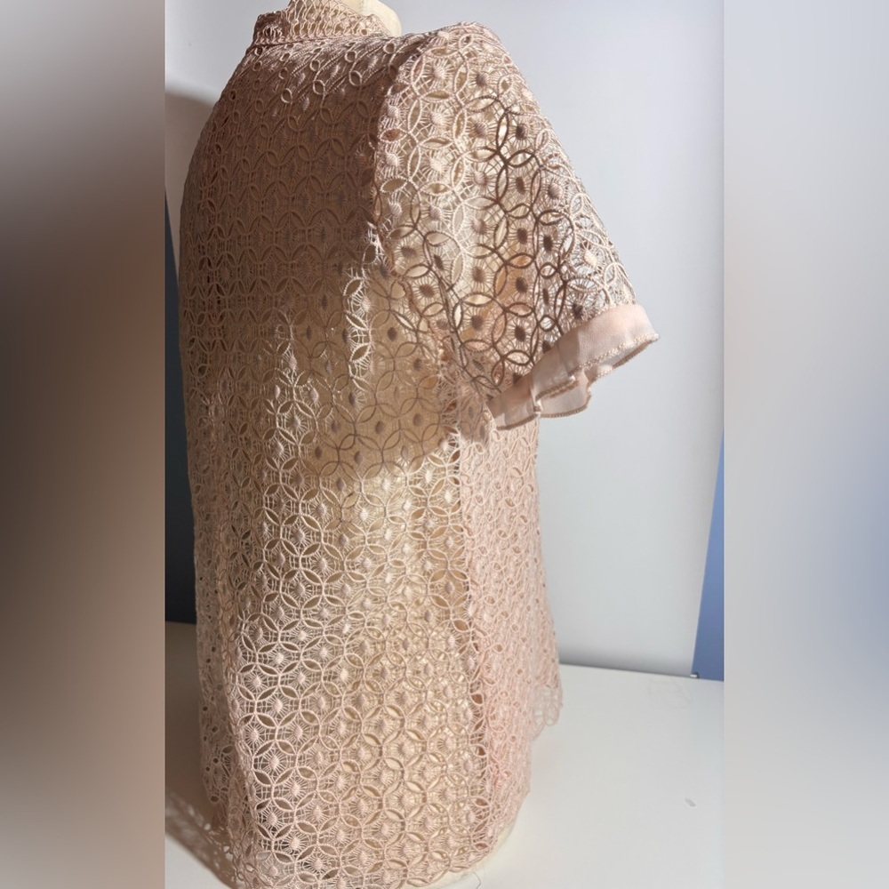 NWOT AdiVa Elegant RoseLace Top Breathable Layered at the Front size Medium - Picture 2 of 11